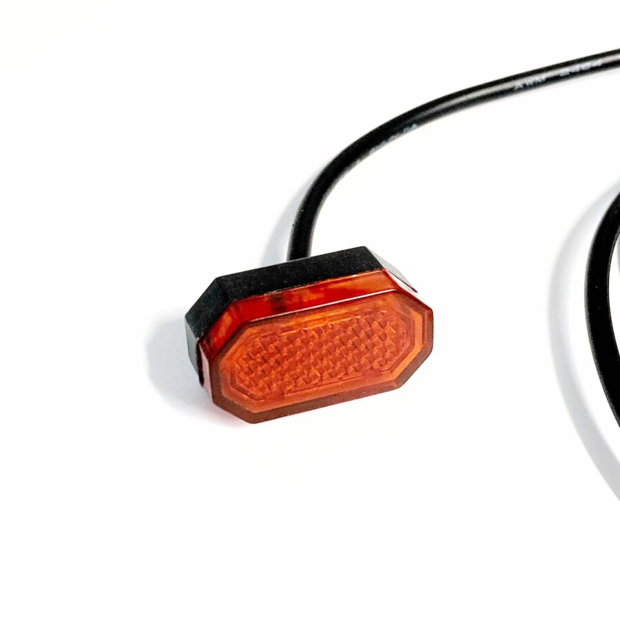 Luz traseira  Guarda Lamas 4 furos (3,7V)